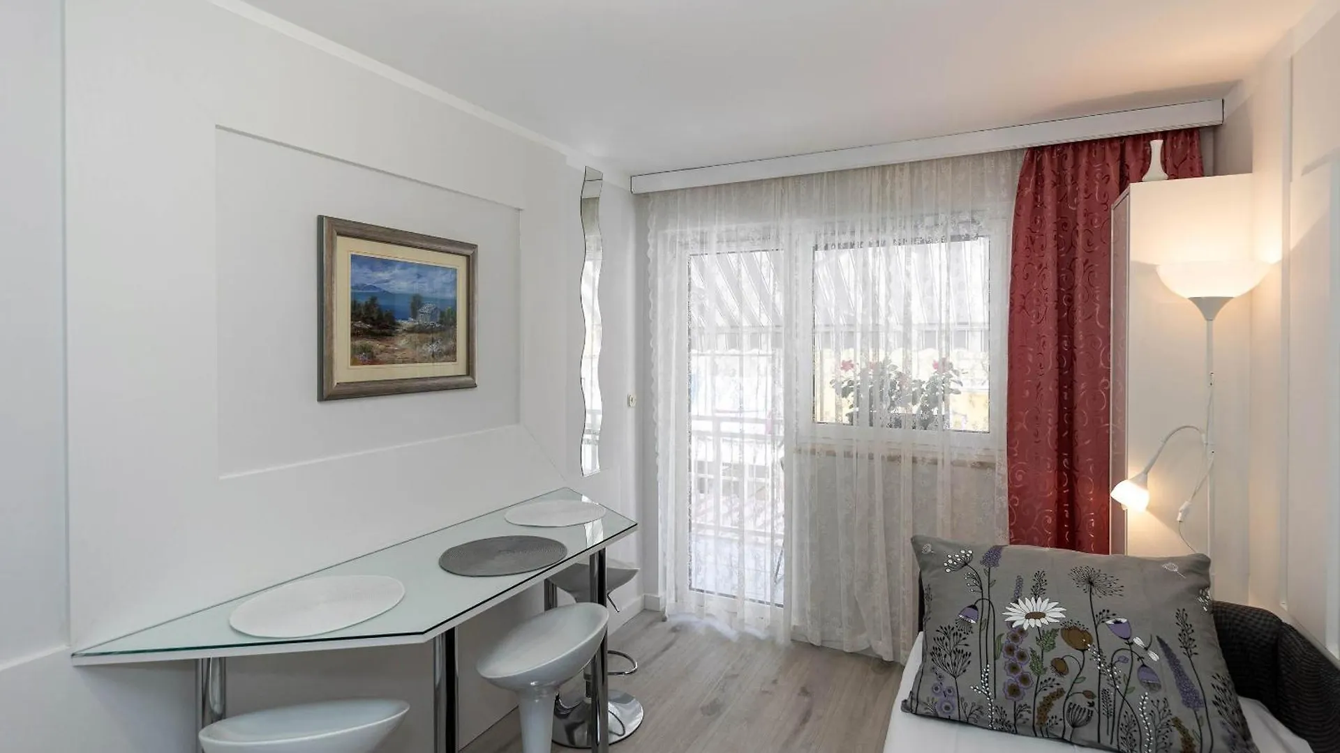 Apartment Erik Crikvenica 0*,